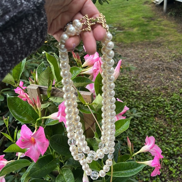 Vintage 3 Strand Pearl Necklace - Picture 3 of 4
